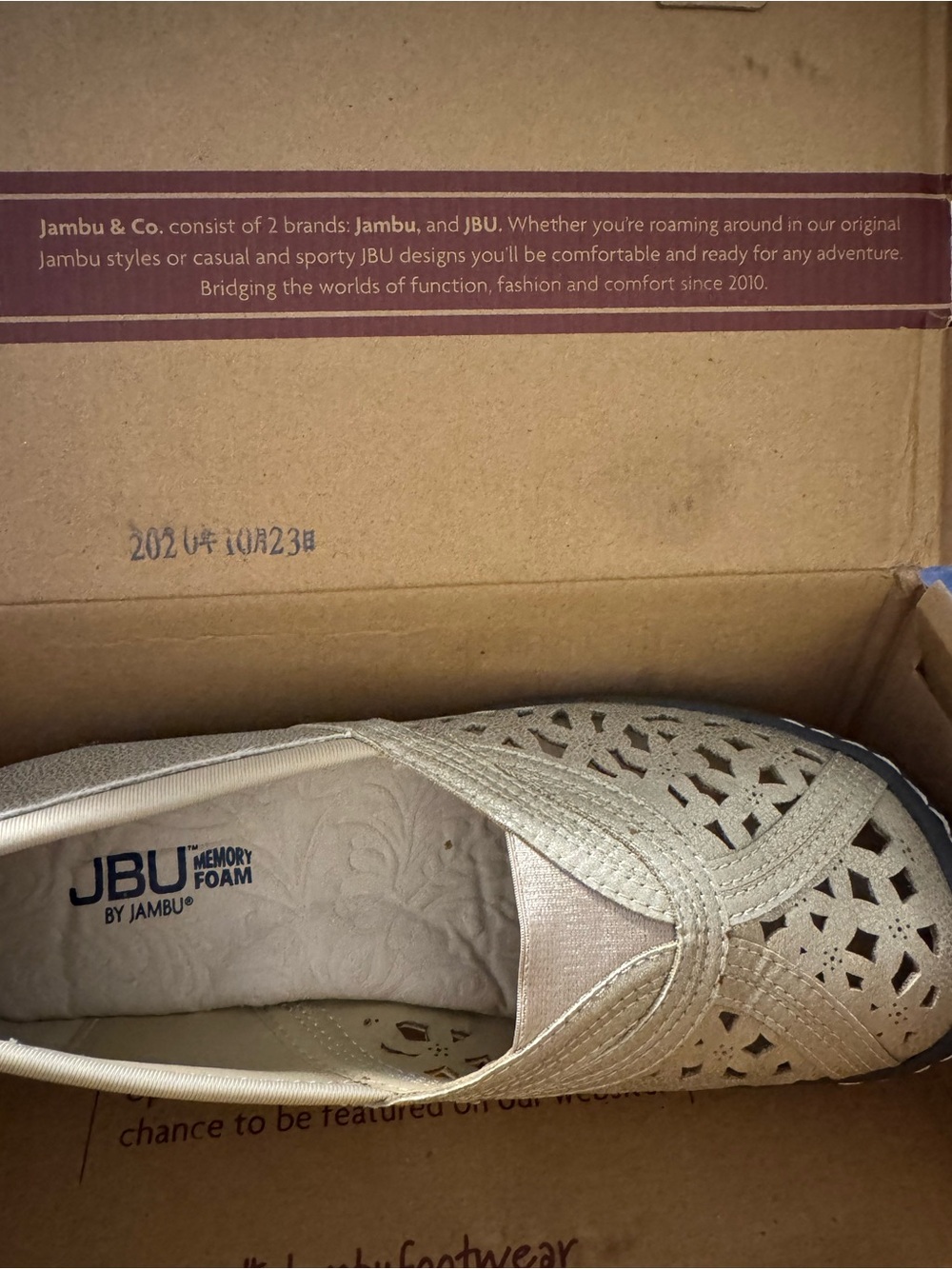 Jambu Women's Champagne Slip-On Flats. All Terra Traction. NIB. - Picture 2 of 7